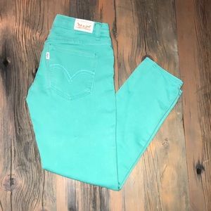 Women’s Levi’s cropped denim leggings